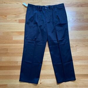 Dockers Men's D3 Signature Khaki Classic Fit Pleated Front Pants Black W40 L30